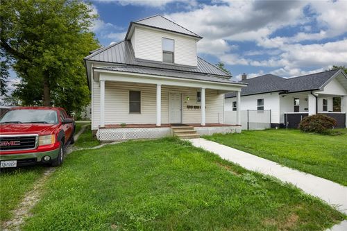 702 W Fayette Ave, Effingham, IL, 62401-2466 | Card Image