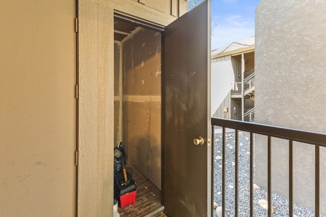 Storage of front entry area with room for bikes. | Image 36