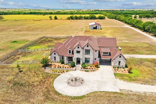 5550 Donald Rd, Krum, TX, 76249-4055 | Card Image