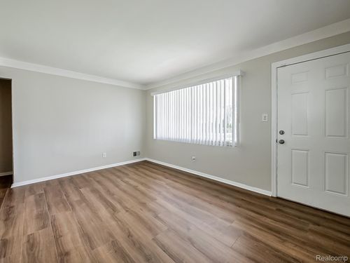 17637 Prospect St, Melvindale, MI, 48122-1133 | Card Image