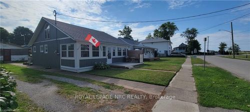 402 Schooley Rd, Crystal Beach, ON, L0S1N0 | Card Image