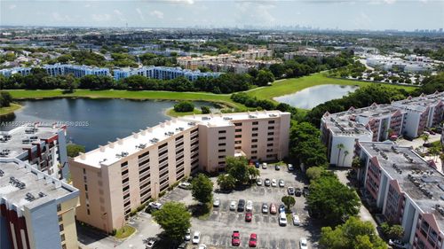 apt-504-9688 Fontainebleau Blvd, Miami, FL, 33172-4109 | Card Image