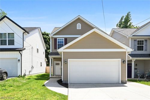 1121 Windermere Dr, Willoughby, OH, 44094-7141 | Card Image