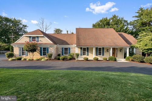 1 W Lawn Cir, LEMOYNE, PA, 17043-1127 | Card Image