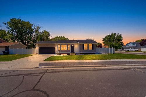 11058 S Sandy Creek Dr, Sandy, UT, 84094-5384 | Card Image