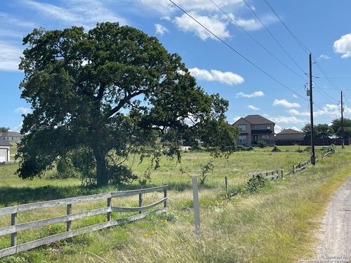 401 Shady Ln, La Vernia, TX, 78121-5141 | Card Image