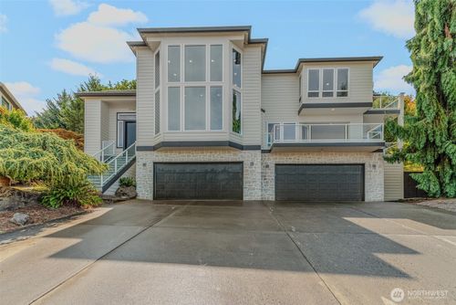 2222 Nw Iris Ct, Camas, WA, 98607-5002 | Card Image