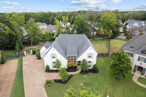 10394 N Duncan Woods Dr, Collierville, TN, 38017-5537 | Card Image