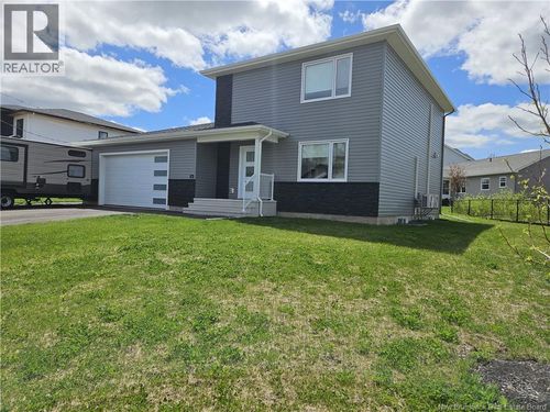 94 Salengro Cres, Moncton, NB, E1G5Y7 | Card Image