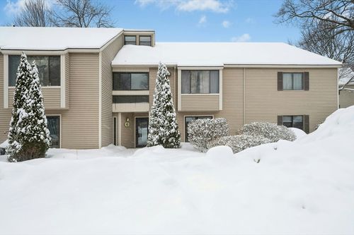 unit-11-6 Thayer Pond Dr, North Oxford, MA, 01537-1135 | Card Image
