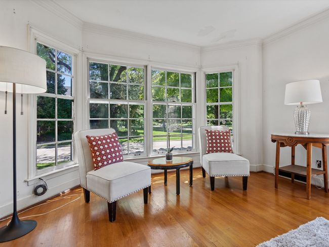 Living Room | Image 10
