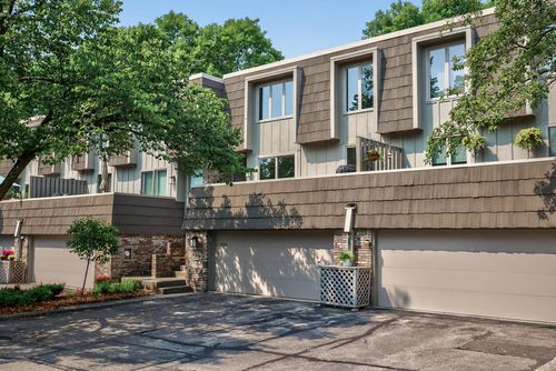 10306 Berkshire Rd, Bloomington, MN, 55437-2267 | Card Image