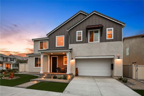 18100 Tableau Way, Saugus, CA, 91350-5898 | Card Image
