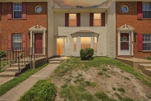 28 N Gawain Way, Hampton, VA, 23669-2894 | Card Image