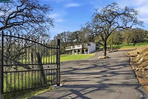 2087 1st Ave, Napa, CA, 94558-3829 | Card Image