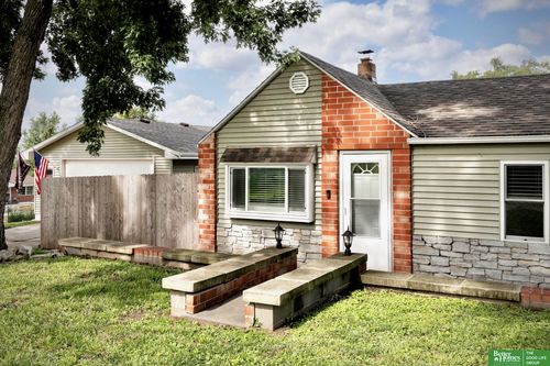 5034 S 53rd St, Omaha, NE, 68117-1801 | Card Image