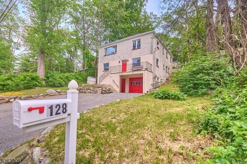 128 Lake Shore Dr, Hewitt, NJ, 07421-2251 | Card Image