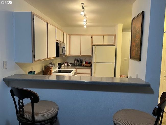B - 5130 Sw Multnomah Blvd, Condo with 2 bedrooms, 2 bathrooms and null parking in Portland OR | Image 11