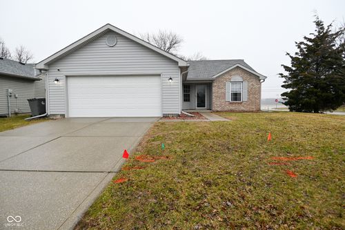 5745 Prairie Meadow Dr, Indianapolis, IN, 46221-4658 | Card Image