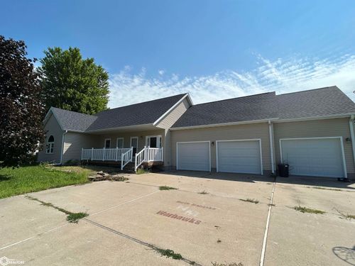 610 S Mulberry St, New Sharon, IA, 50207-9218 | Card Image