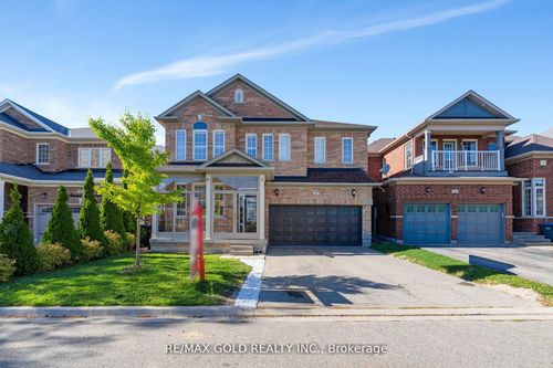 82 Amaranth Cres, Brampton, ON, L7A0L4 | Card Image