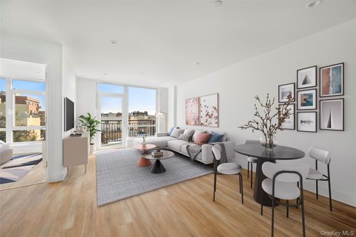 2d-28-15 35th St, Astoria, NY, 11103-4889 | Card Image