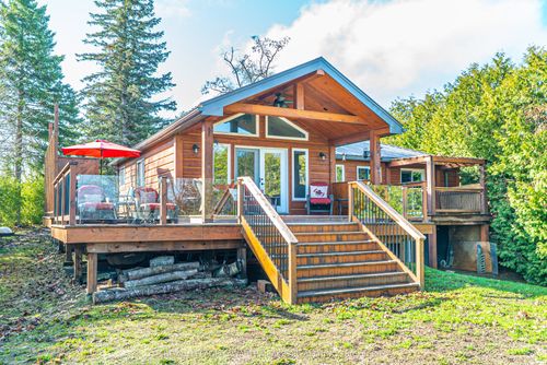 63 Robinson Ave, Kirkfield, ON, K0M2B0 | Card Image