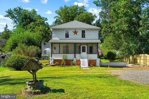 21 Perkiomen Ave, SCHWENKSVILLE, PA, 19473-1733 | Card Image