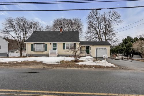 396 Oak St, Methuen, MA, 01844-7412 | Card Image