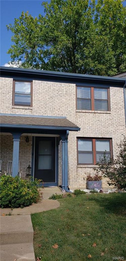 2408 Hidden Meadow Ln, Ballwin, MO, 63021-5841 | Card Image