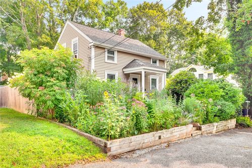 20 Victory St, South Kingstown, RI, 02879-3128 | Card Image