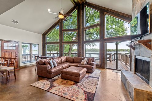 11178 Lakeside Ln, Mabank, TX, 75156-8092 | Card Image