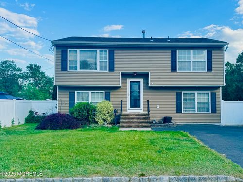 9 Shupin St, Spotswood, NJ, 08884-1408 | Card Image