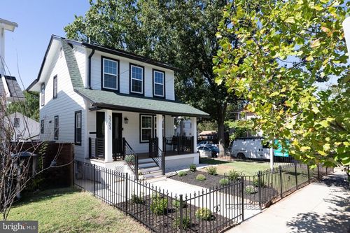 3724 24th St Ne, WASHINGTON, DC, 20018-3153 | Card Image