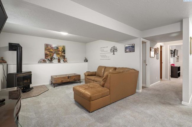 73805 N Demoss Rd, Home with 3 bedrooms, 3 bathrooms and null parking in Benton City WA | Image 37