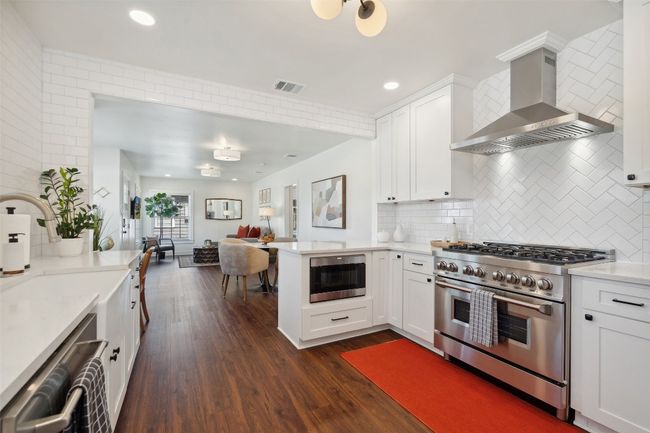 1213 S Church St, House other with 3 bedrooms, 2 bathrooms and 2 parking in Georgetown TX | Image 6