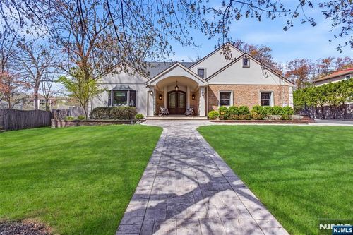 407 Mark Ln, River Vale, NJ, 07675-5716 | Card Image