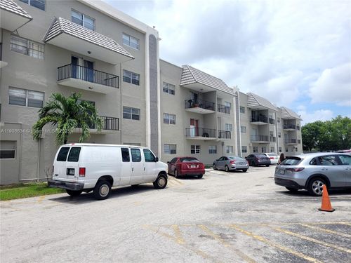 apt-101-5100 Sw 41st St, Pembroke Park, FL, 33023-6954 | Card Image