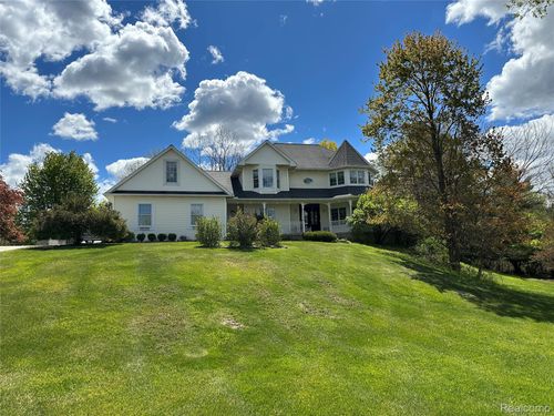 962 Hidden Valley Dr, Lake Orion, MI, 48362-1749 | Card Image