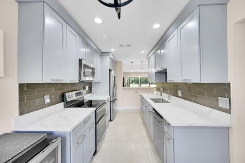 21207 Lago Cir, Boca Raton, FL, 33433-2138 | Card Image