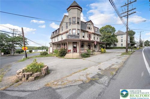 5881 Sullivan Trl, Nazareth, PA, 18064-9271 | Card Image