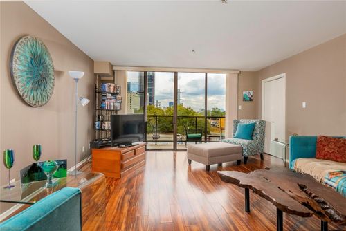 apt-6c1-40 N Interstate 35, Austin, TX, 78701-4355 | Card Image