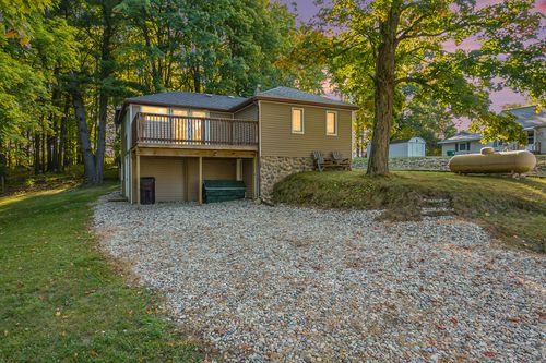 14166 Hicks Lake Dr, Evart, MI, 49631-8334 | Card Image