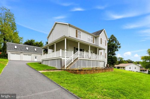 413 Lincoln Ave, LANGHORNE, PA, 19047-5815 | Card Image