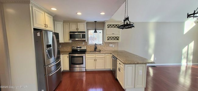 Kitchen | Image 5