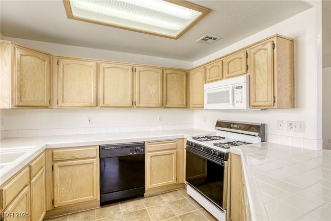 UNIT-232 - 8301 Boseck Dr, Condo with 2 bedrooms, 2 bathrooms and null parking in Las Vegas NV | Image 14
