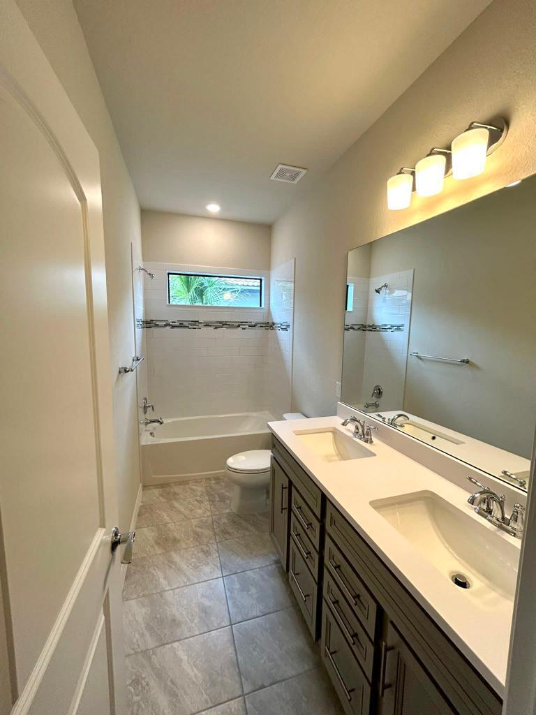 Residential Lease in Lake Worth 3
