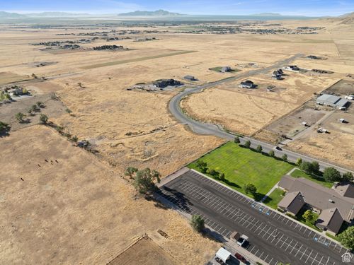 2065 N Lincoln Ln, Lake Point, UT, 84074-2489 | Card Image
