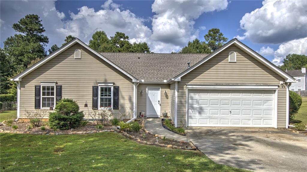 Hillmont Dr, Loganville, GA 30052