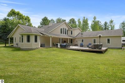 11730 Se Torch Lake Drive, House other with 3 bedrooms, 2 bathrooms and null parking in Alden MI | Image 2